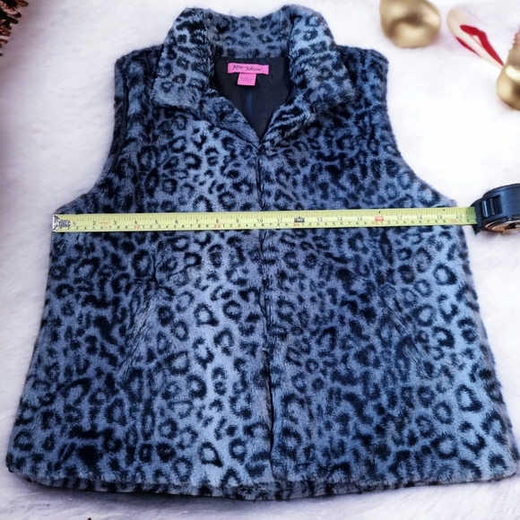 Betsey Johnson Super Soft Leopard Print Vest - Picture 9 of 9